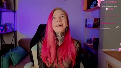 Roxy online show from October 2025 08:51:01 PM