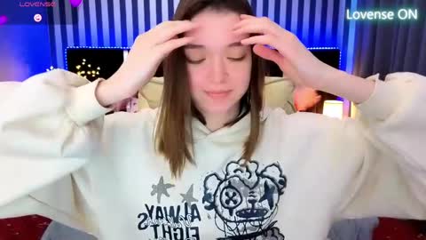 Snapshot of cherry_wipe chatting on April 2026 06:32:01 AM Cherry Wipe online show from April 2026 06:32:01 AM