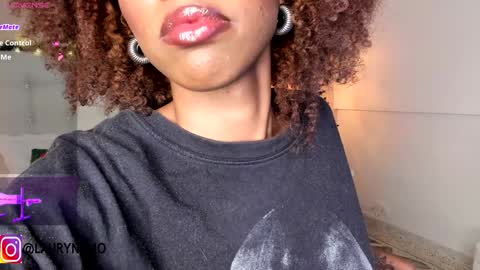 Snapshot of cherrybr_ chatting on December 2024 09:58:02 PM Cherry Lady online show from December 2024 09:58:02 PM