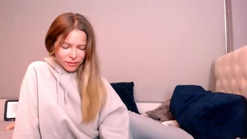 Anna online show from October 2025 04:51:02 PM