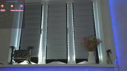 Lysia online show from April 2026 01:22:01 PM