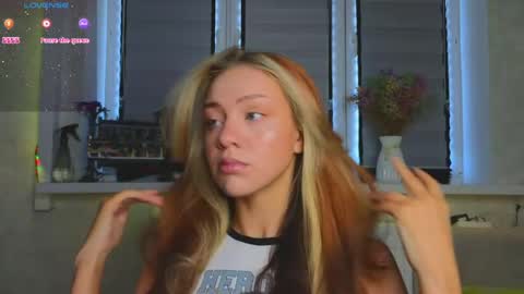 Lysia online show from May 2026 05:01:02 AM