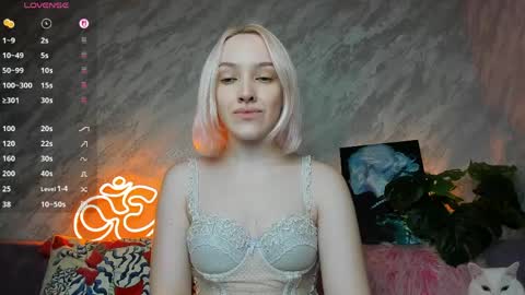 Cheryl online show from April 2026 09:35:01 PM