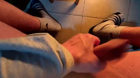 Snapshot of chevi23cm chatting on December 2025 10:40:02 PM chevi23cm online show from December 2025 10:40:02 PM