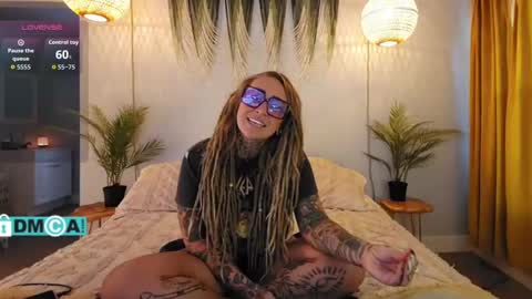 Chevi Blue online show from September 2025 01:13:01 PM