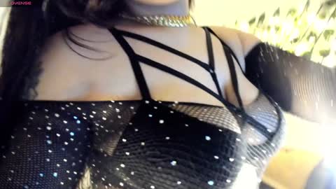 Snapshot of chica_hot24 chatting on December 2024 10:17:01 PM sammy coll online show from December 2024 10:17:01 PM