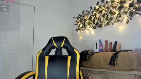 Snapshot of chica_hot24 chatting on March 2025 09:40:02 PM sammy coll online show from March 2025 09:40:02 PM