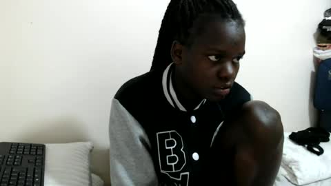 chichie_ online show from June 2026 03:08:01 AM