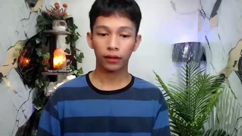 Snapshot of chick_renz chatting on October 2025 04:38:02 PM chick_renz online show from October 2025 04:38:02 PM