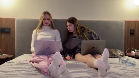 Goddess Vika - owner of all ur money online show from November 2025 03:44:01 PM