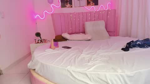 Snapshot of chiquibumbun chatting on December 2024 05:12:01 AM sophia online show from December 2024 05:12:01 AM