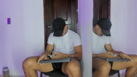 Snapshot of chirshot21_ chatting on July 2026 12:21:02 PM Chris online show from July 2026 12:21:02 PM