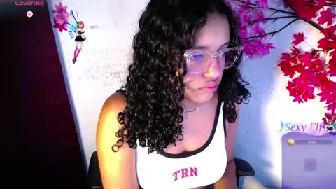 Snapshot of chleo_rosse chatting on May 2026 12:24:01 PM chleo_rosse online show from May 2026 12:24:01 PM