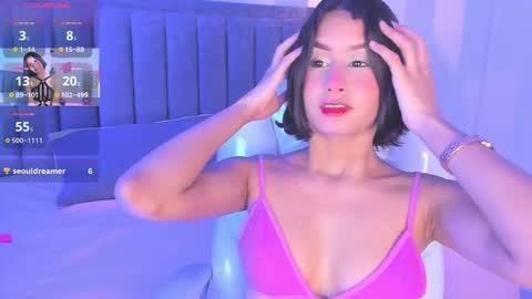 C H L O E  online show from September 2025 03:01:01 PM