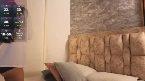chloe_bluee_ online show from May 2026 11:17:01 AM