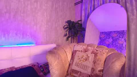 Snapshot of chloe_bronze chatting on June 2026 08:22:02 PM Chloe online show from June 2026 08:22:02 PM
