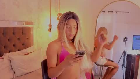 Snapshot of chloe_bronze chatting on July 2026 08:00:01 PM Chloe online show from July 2026 08:00:01 PM