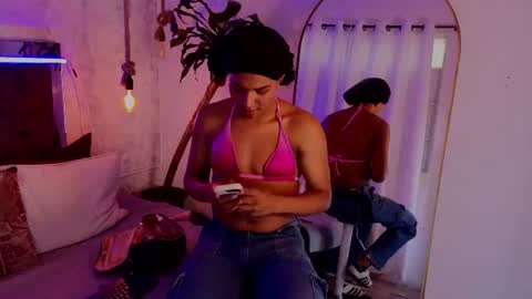 Snapshot of chloe_bronze chatting on July 2026 07:21:01 PM Chloe online show from July 2026 07:21:01 PM