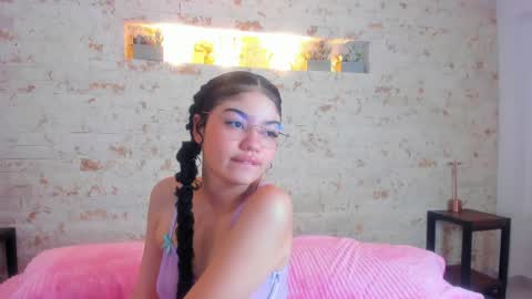 Snapshot of chloe_cortez chatting on May 2026 10:19:02 AM chloe online show from May 2026 10:19:02 AM