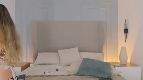 Chloe online show from May 2026 12:35:02 PM