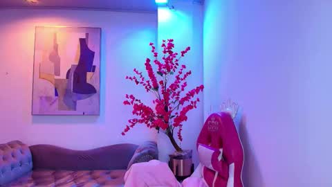 Chloe online show from March 2026 11:14:01 AM