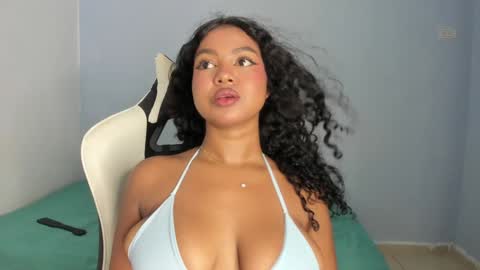 chloe online show from December 2024 08:32:01 PM