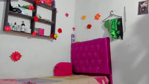 Chloe Evanx  online show from November 2025 02:45:02 AM