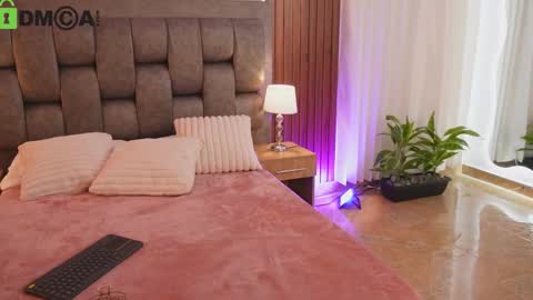 Chloe online show from February 2026 12:12:01 PM