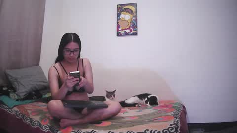 Chloe and Danna online show from February 2025 01:00:01 AM