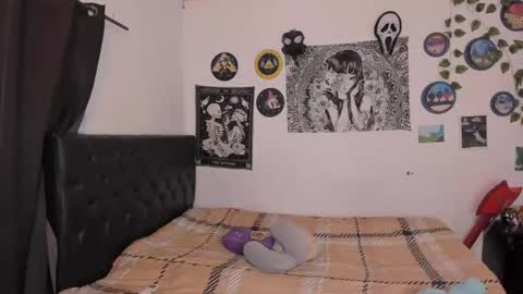 Snapshot of chloe_kisses chatting on September 2025 11:15:01 AM chloe_kisses online show from September 2025 11:15:01 AM