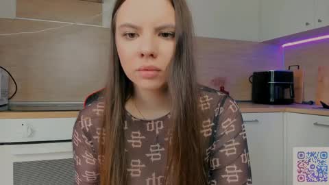 Chloe online show from May 2026 12:33:01 PM
