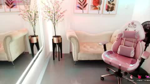 Chloe  online show from May 2026 12:01:01 PM