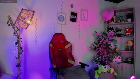 CLOE  online show from September 2025 09:47:02 PM