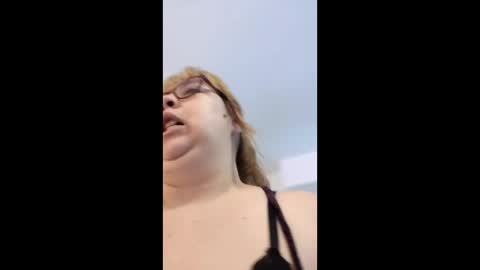 chloe_prg online show from April 2026 04:39:01 AM
