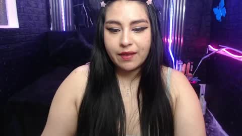 chloe_smith5 online show from April 2026 07:58:02 PM