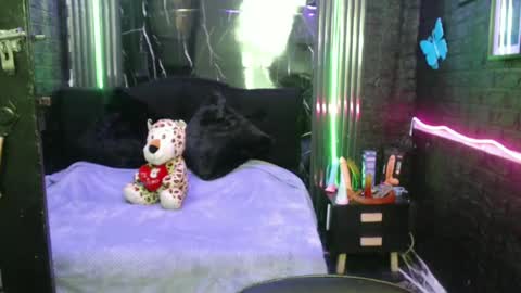 chloe_smith5 online show from May 2026 12:21:02 PM