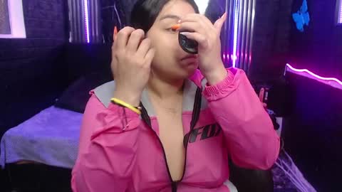 chloe_smith5 online show from May 2026 02:01:02 PM