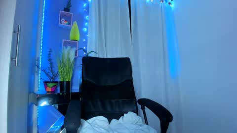 Chloe Miller  online show from December 2024 05:29:02 AM