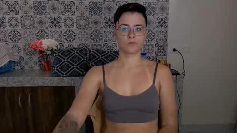 Eva and Sandra online show from February 2025 05:02:01 AM