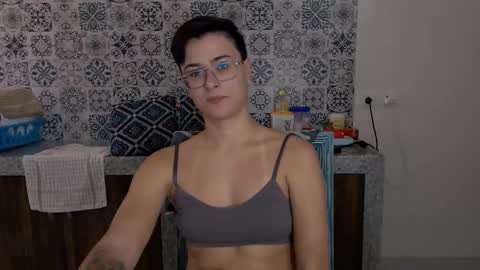 Eva and Sandra online show from March 2025 06:10:02 AM