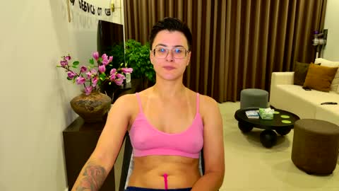 Eva and Sandra online show from May 2026 09:01:01 PM
