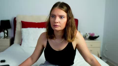Snapshot of chloecheryy chatting on June 2026 04:02:01 AM Chloe online show from June 2026 04:02:01 AM