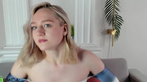 Chloe Deccker online show from May 2026 01:13:01 AM