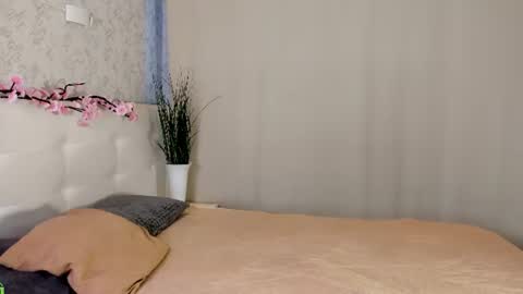 Chloe Deccker online show from June 2026 12:49:01 AM