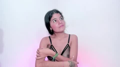 My name is Nikole online show from December 2025 11:32:02 PM