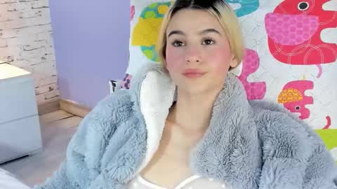 ChloeeLaurent online show from October 2025 05:48:02 AM