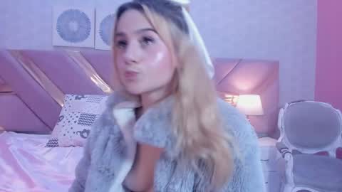 ChloeeLaurent online show from October 2025 04:57:01 PM