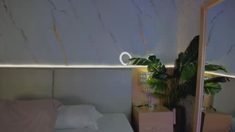 Snapshot of chloeemonroee_ chatting on October 2025 11:42:02 AM Chloee online show from October 2025 11:42:02 AM