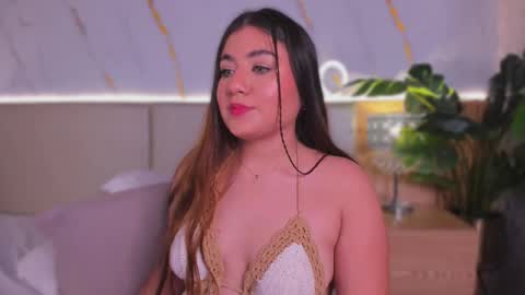 Snapshot of chloeemonroee_ chatting on October 2025 01:25:02 PM Chloee online show from October 2025 01:25:02 PM