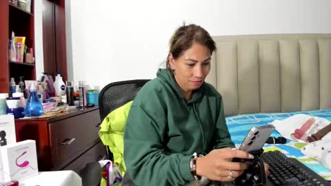 chloemiller   online show from January 2025 03:20:01 AM